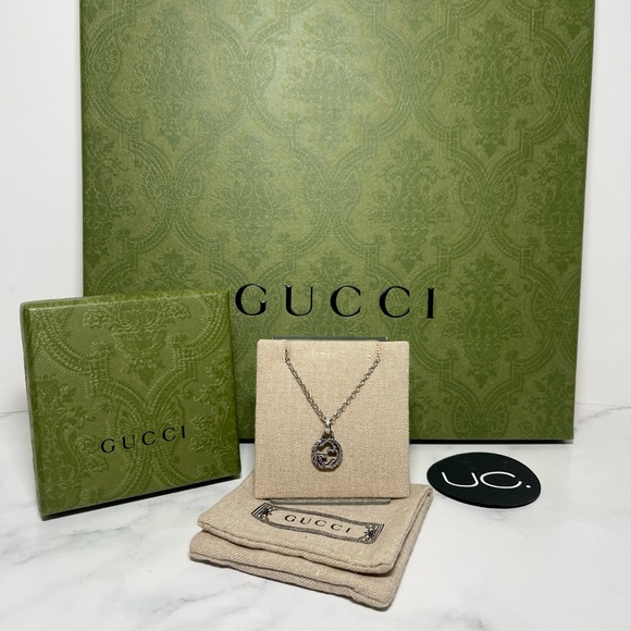 NEW Gucci Textured Interlocking G Necklace. Includes box and dust bag!! - Picture 1 of 5